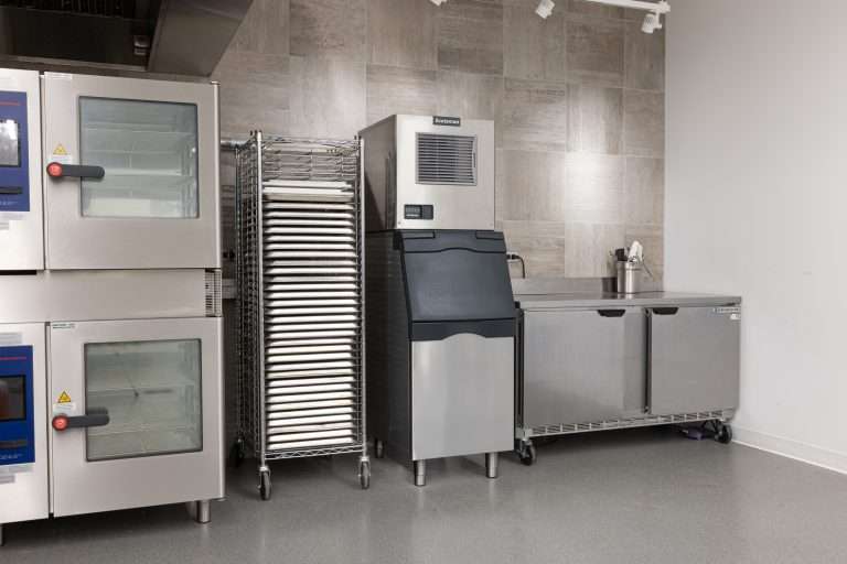 Ice Servicing 3 MC0322_MC0522_AC_on_B322S__SSlegs_Environmental_Kitchen_Angle